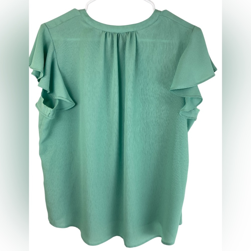 Investments Petites Women’s L Green Light & Flowy V-neck Ruffle Short Sleeve Top - Picture 3 of 8
